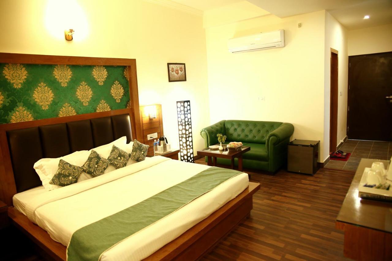 Hotel Grand Sharan Katra  Εξωτερικό φωτογραφία
