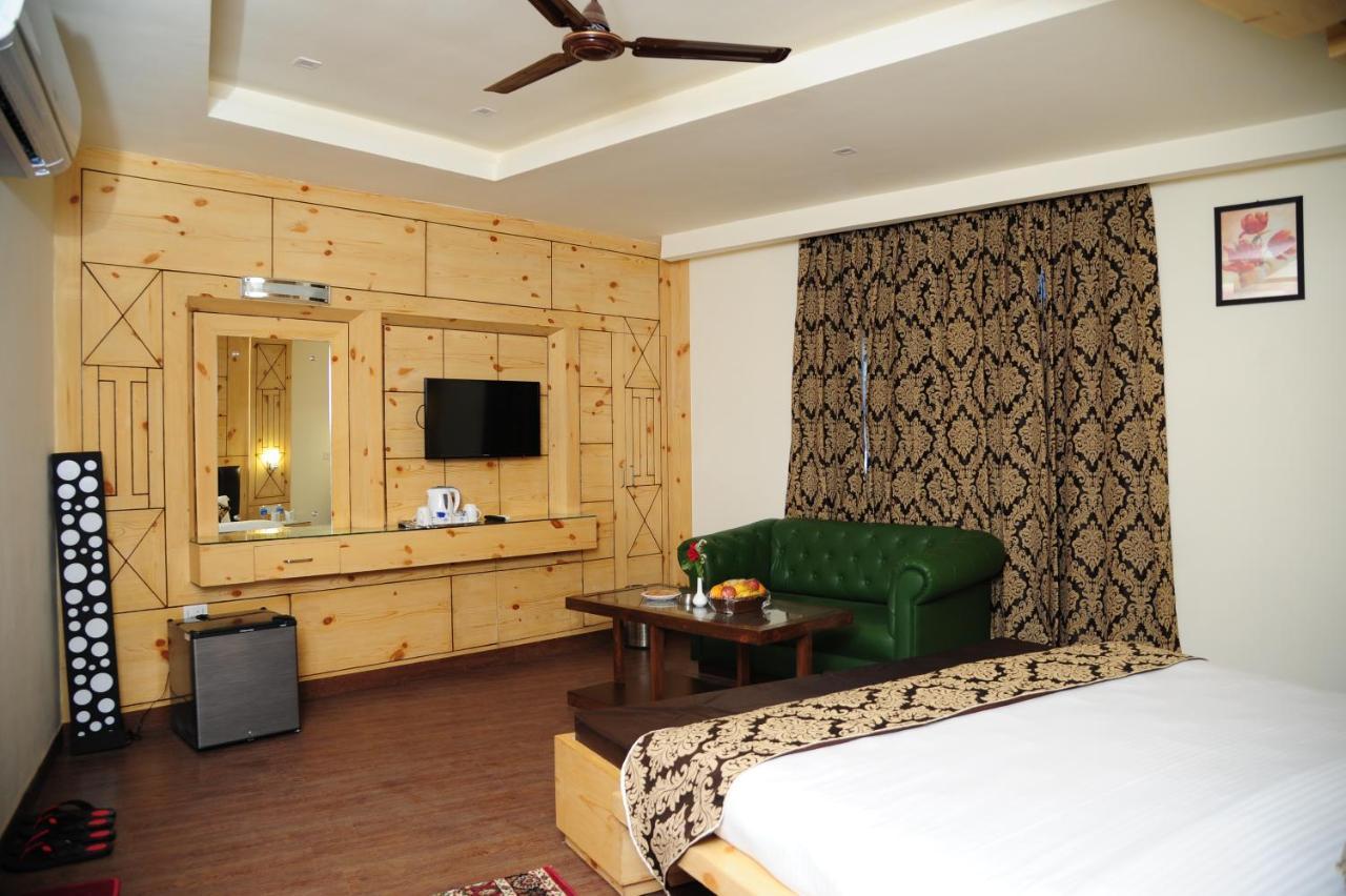 Hotel Grand Sharan Katra  Εξωτερικό φωτογραφία